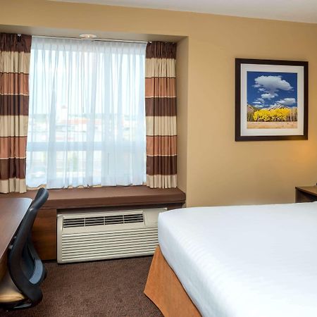 Microtel Inn & Suites By Wyndham Red Deer Luaran gambar