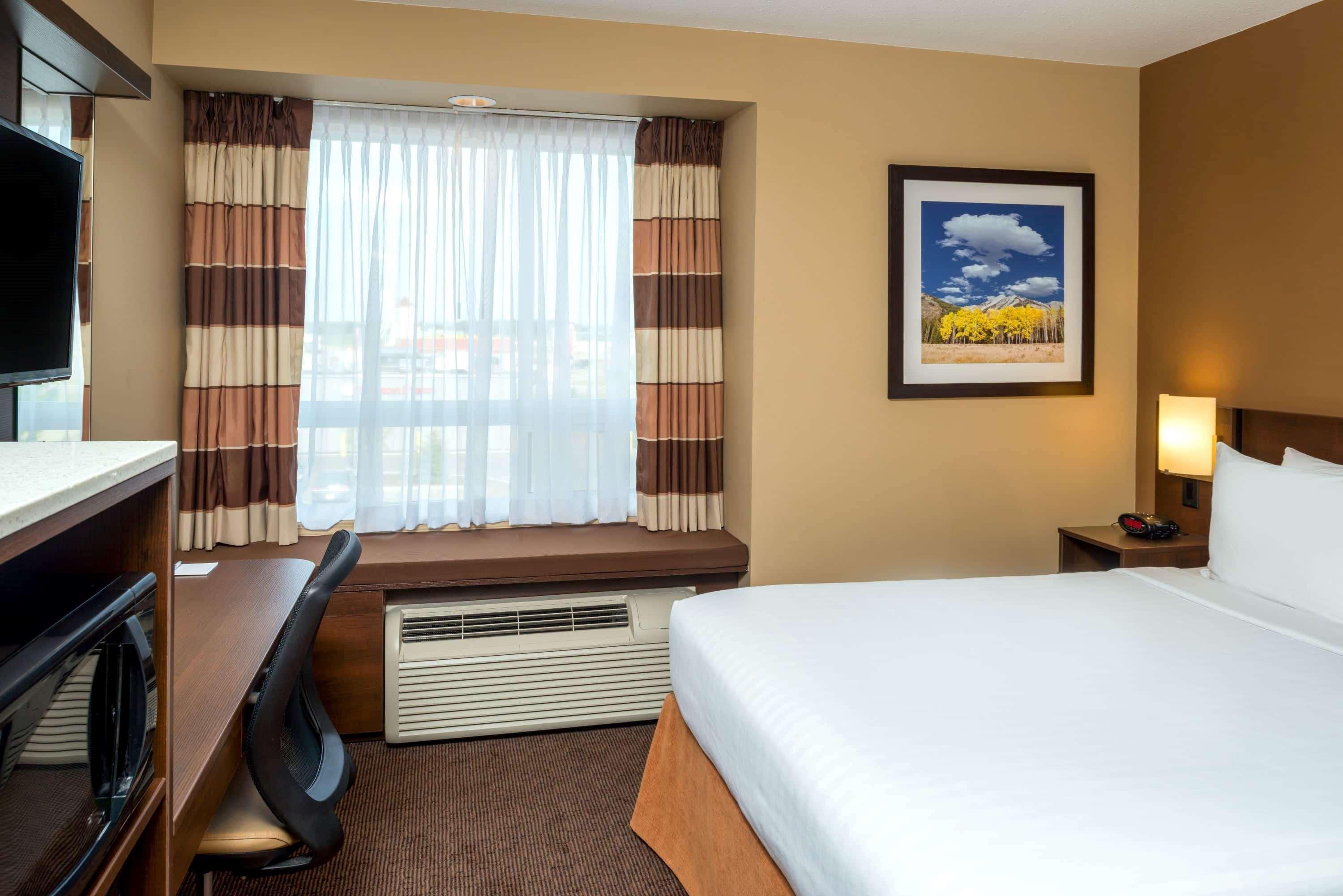 Microtel Inn & Suites By Wyndham Red Deer Luaran gambar