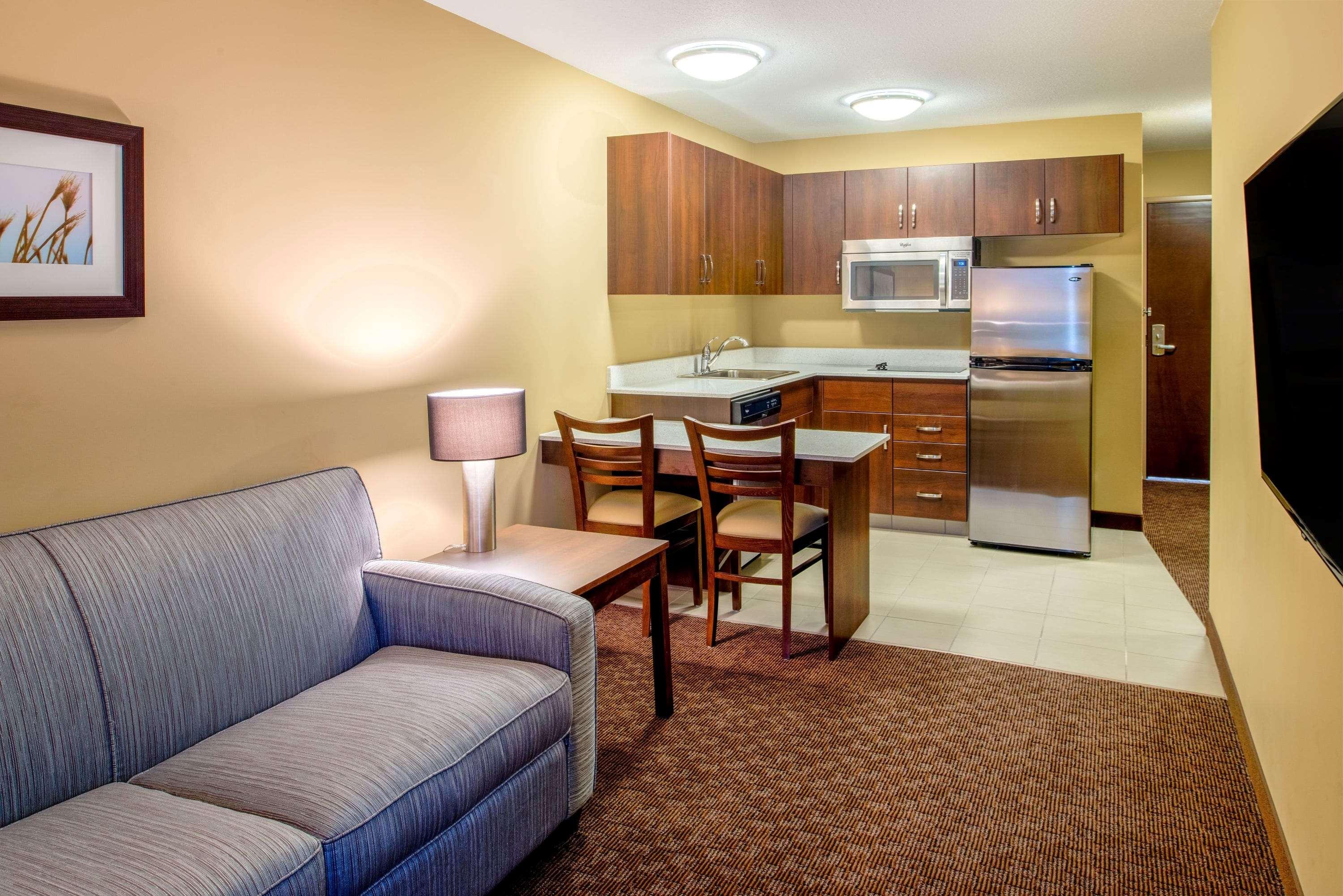 Microtel Inn & Suites By Wyndham Red Deer Luaran gambar