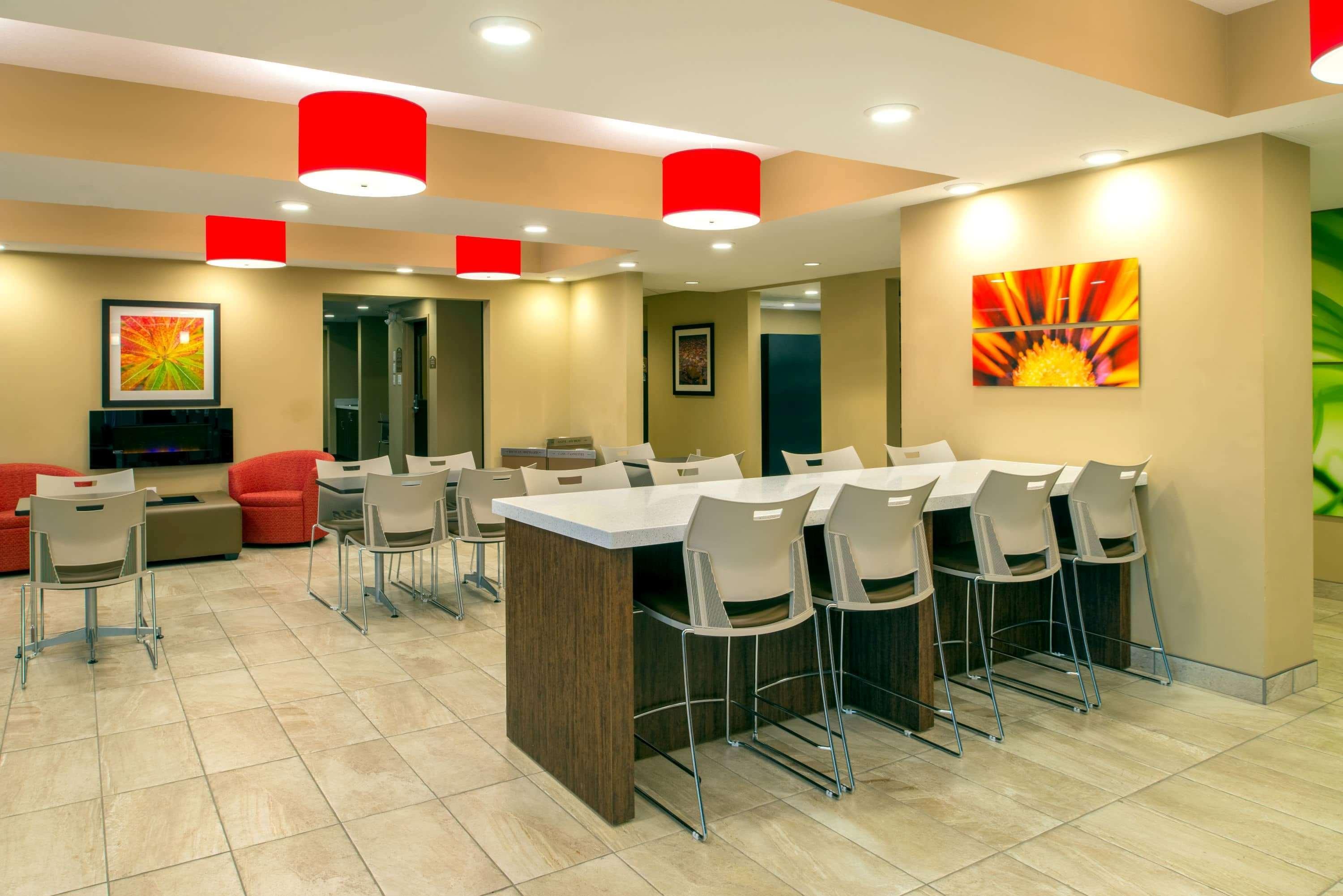 Microtel Inn & Suites By Wyndham Red Deer Luaran gambar