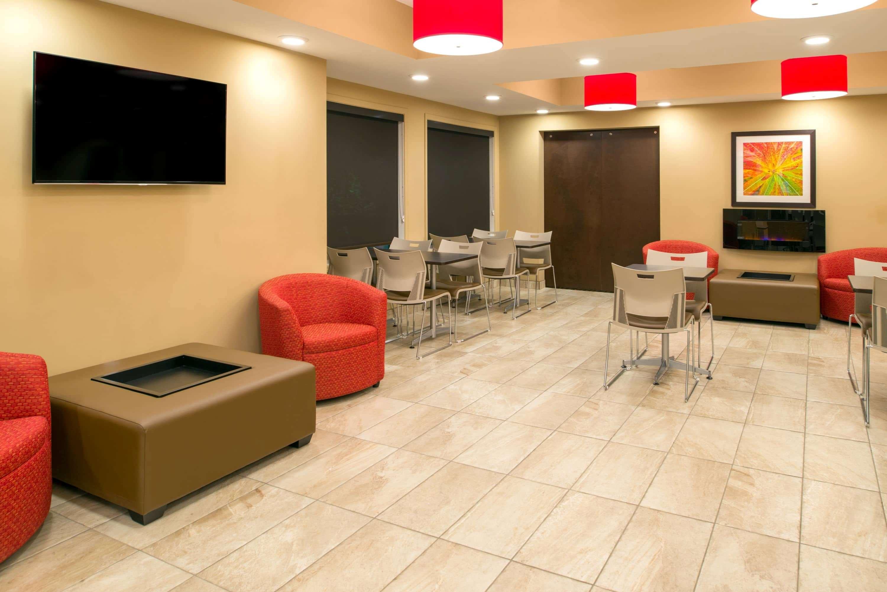 Microtel Inn & Suites By Wyndham Red Deer Luaran gambar