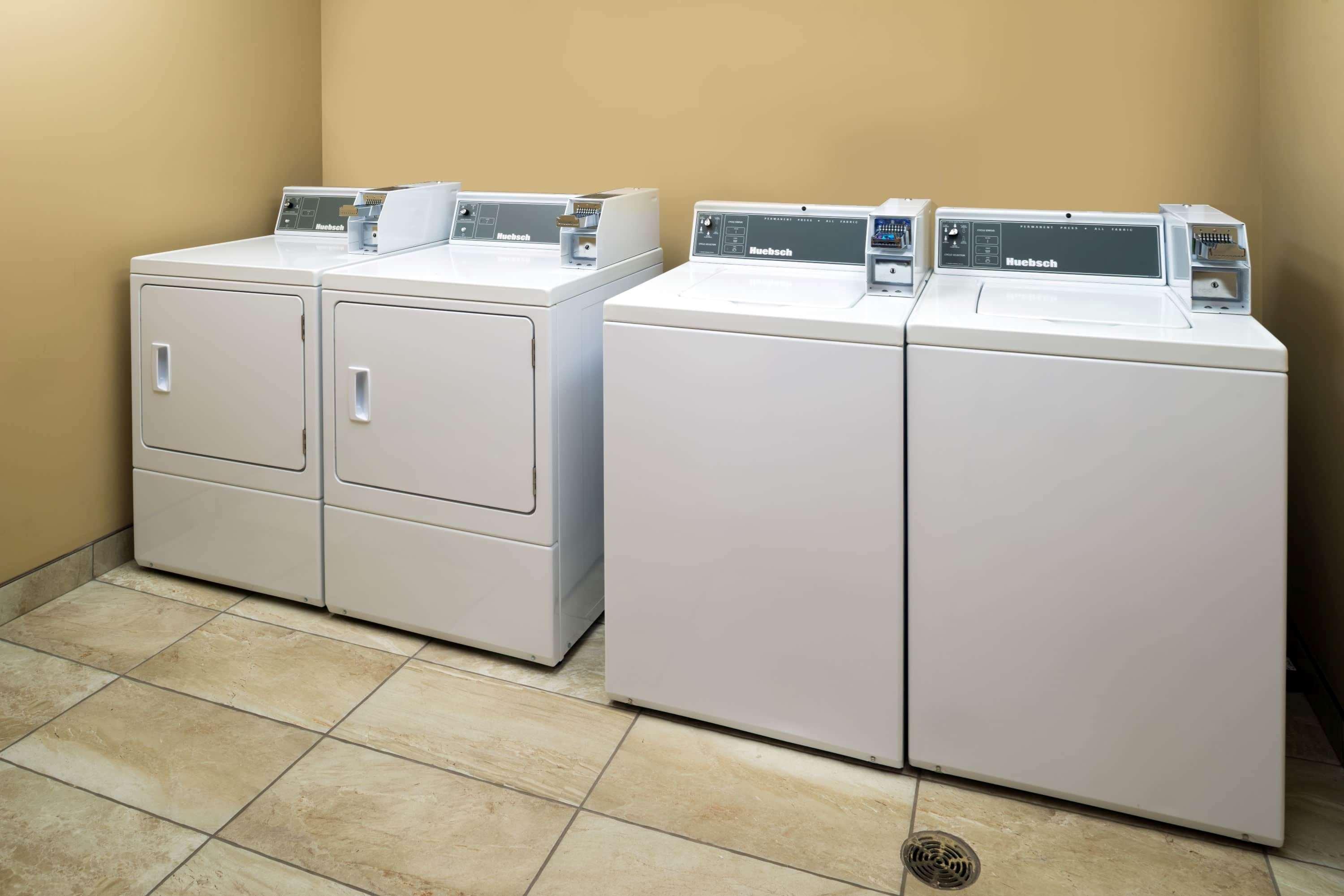Microtel Inn & Suites By Wyndham Red Deer Luaran gambar