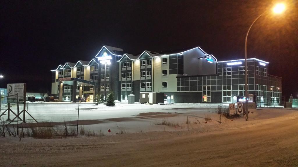 Microtel Inn & Suites By Wyndham Red Deer Luaran gambar