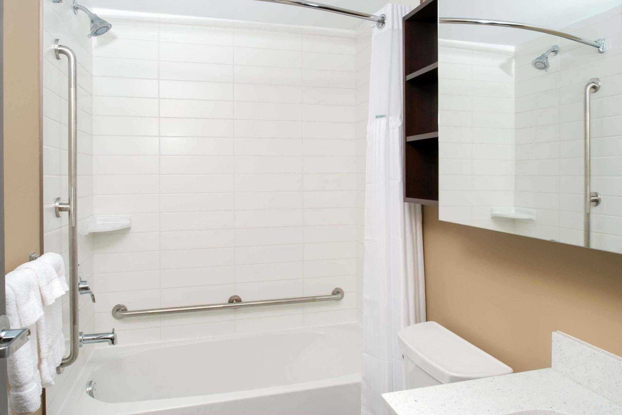 Microtel Inn & Suites By Wyndham Red Deer Luaran gambar