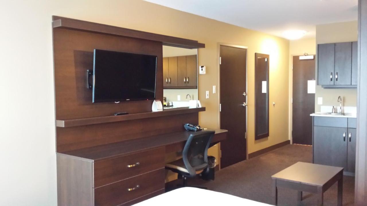 Microtel Inn & Suites By Wyndham Red Deer Bilik gambar
